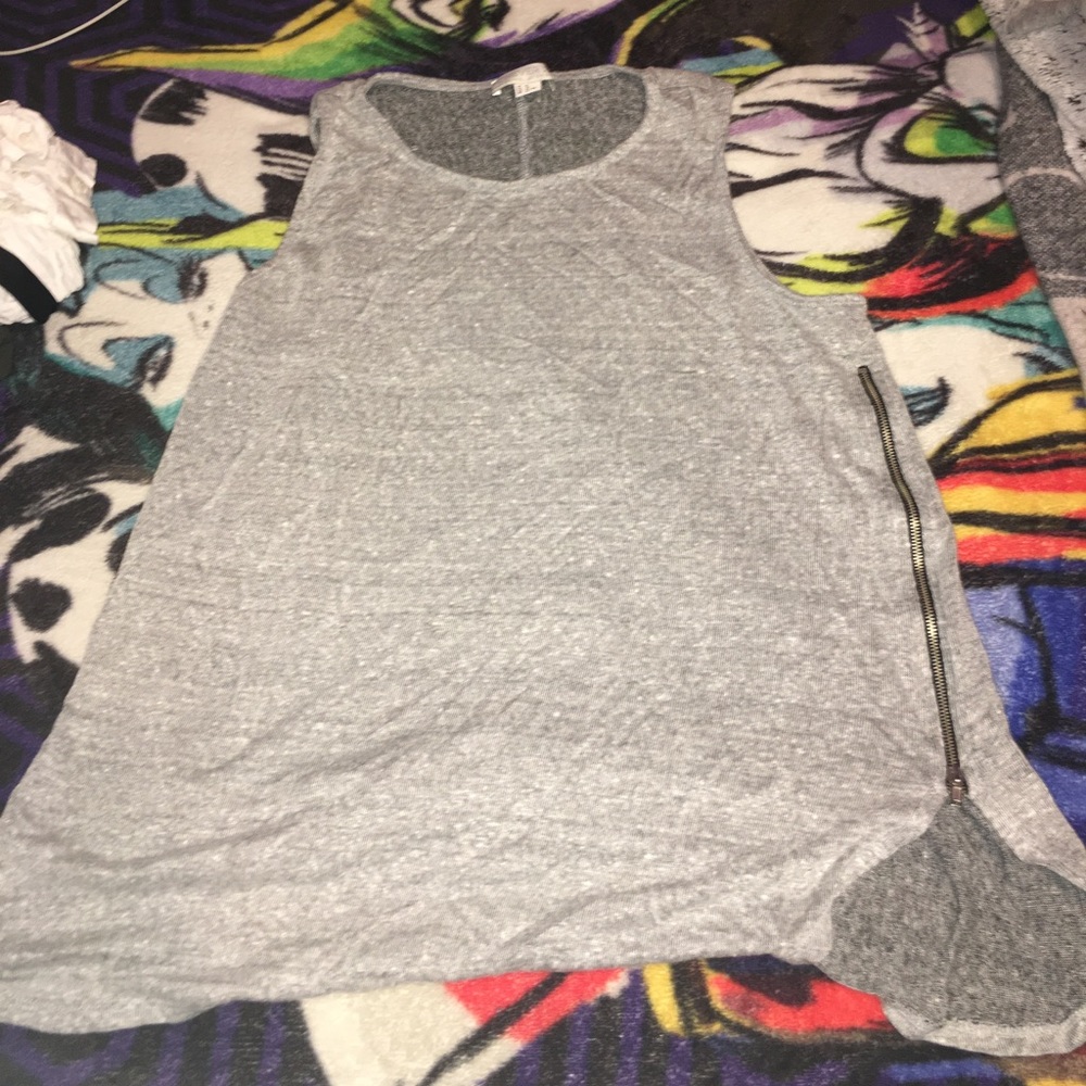 Grey tank top